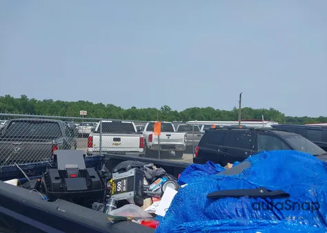 2011 Ford F250 Xl z USA, uszkodzony, nr VIN 1FTBF2A69BEC37906